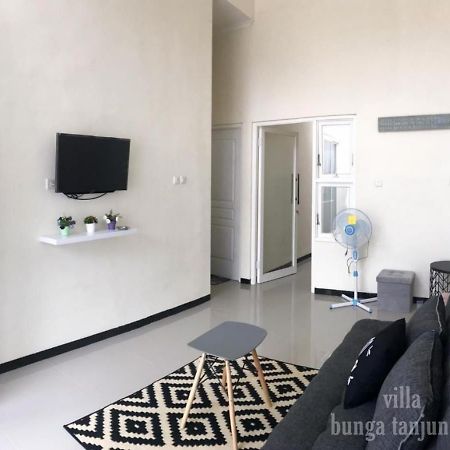 باتو Villa Syariah Bunga Tanjung 16 المظهر الخارجي الصورة